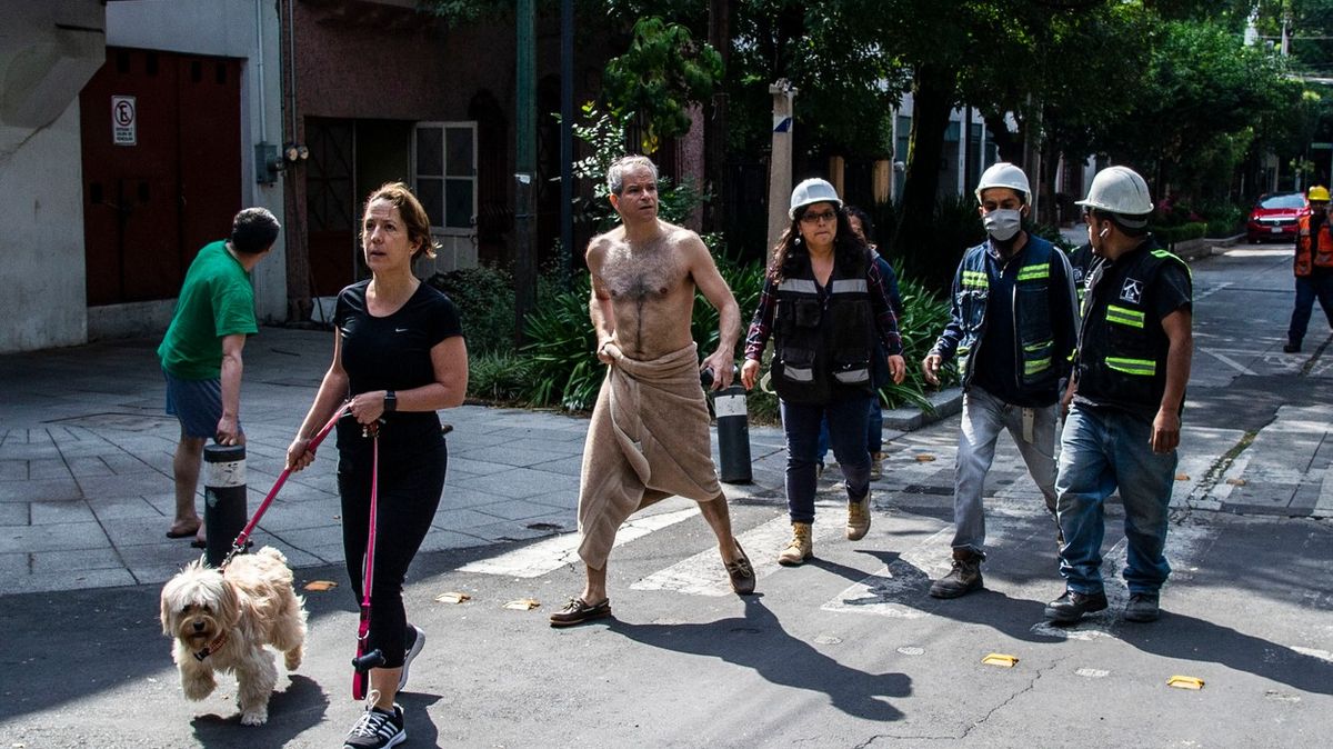 Mexiko zasáhlo silné zemětřesení. Zemřeli dva lidé a hrozí tsunami
